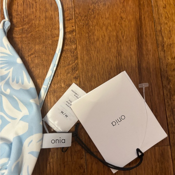 ONIA SWIM ALEXA BIKINI TOP tropical flower in cool blue - Picture 3 of 4